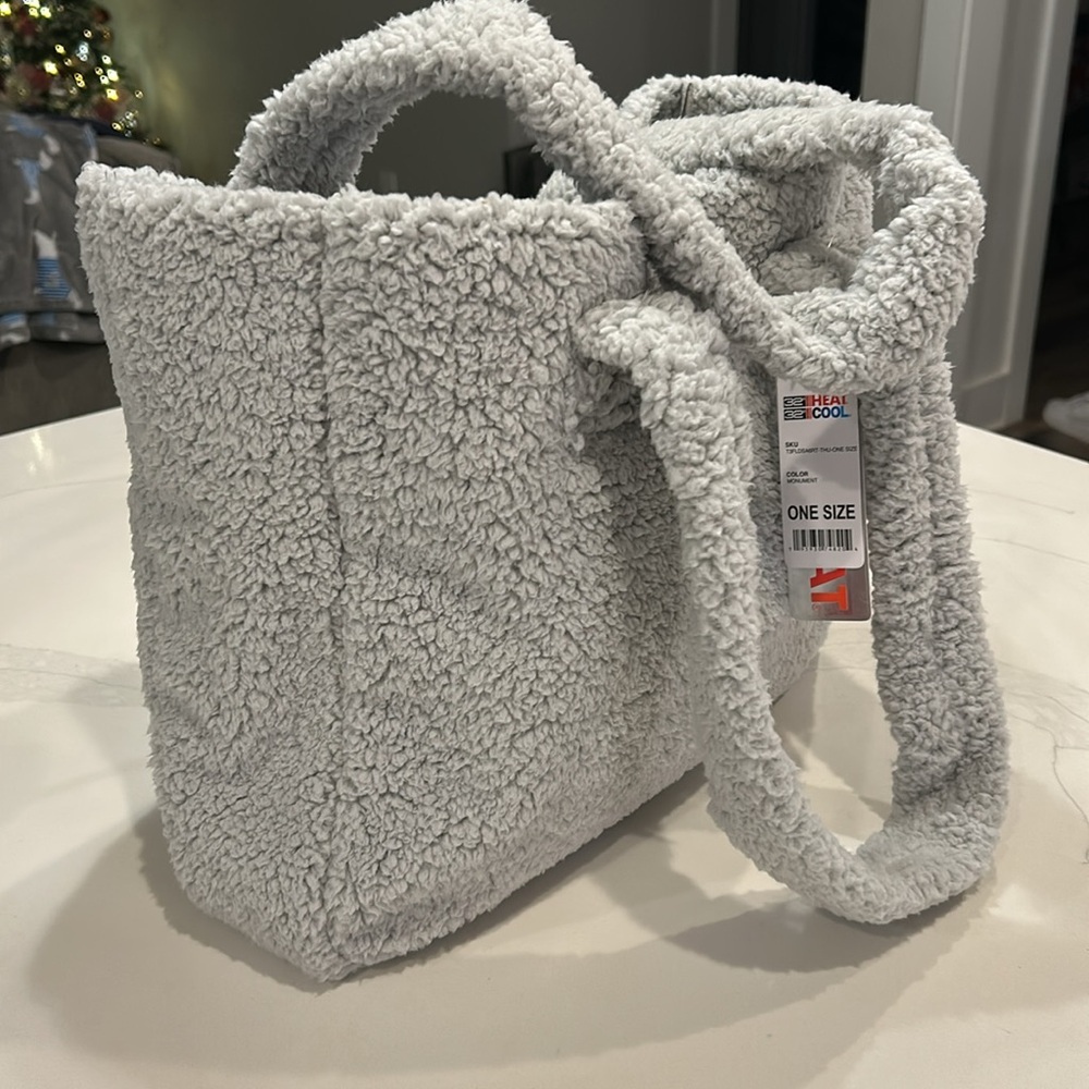 NWT 32 Degrees Heat Tote color is monument gray 19” W x  12.5”Tall. very roomy.